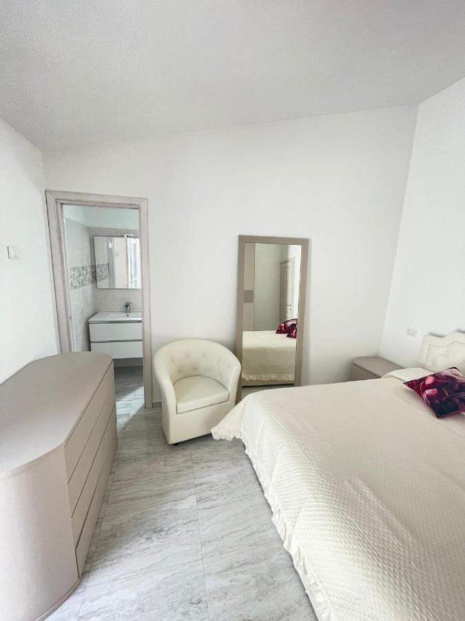 La Perla Del Mare Bed & Breakfast La Caletta Luaran gambar
